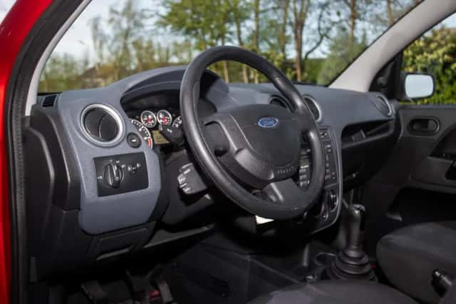 Ford Fusion (2010) thumbnail 11