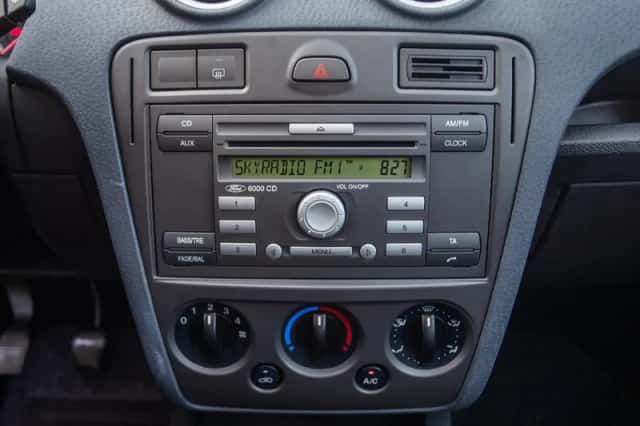 Ford Fusion (2010) thumbnail 17