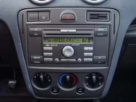 Ford Fusion (2010) thumbnail 17