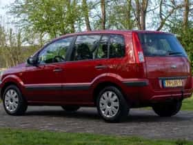 Ford Fusion (2010) thumbnail 4