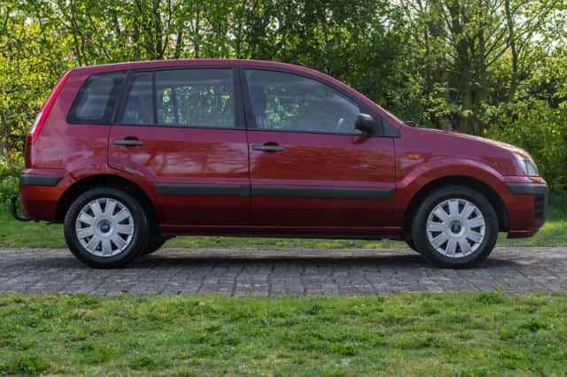 Ford Fusion (2010) thumbnail 6