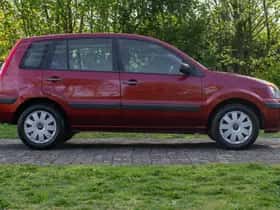 Ford Fusion (2010) thumbnail 6