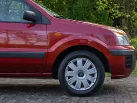 Ford Fusion (2010) thumbnail 7