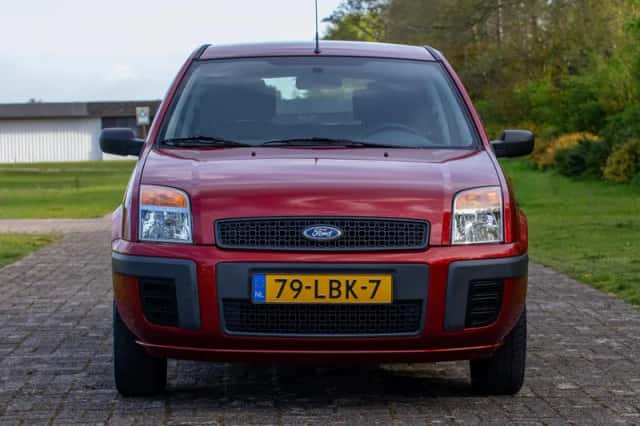 Ford Fusion (2010) thumbnail 8