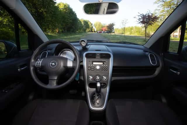 Opel Agila (2009) thumbnail 16