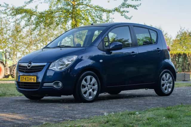 Opel Agila (2009) thumbnail 3
