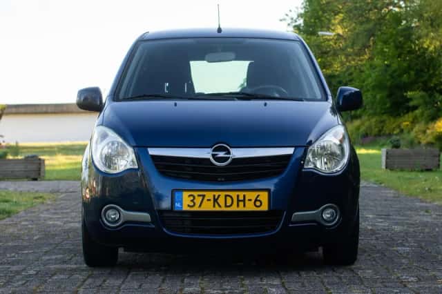 Opel Agila (2009) thumbnail 9
