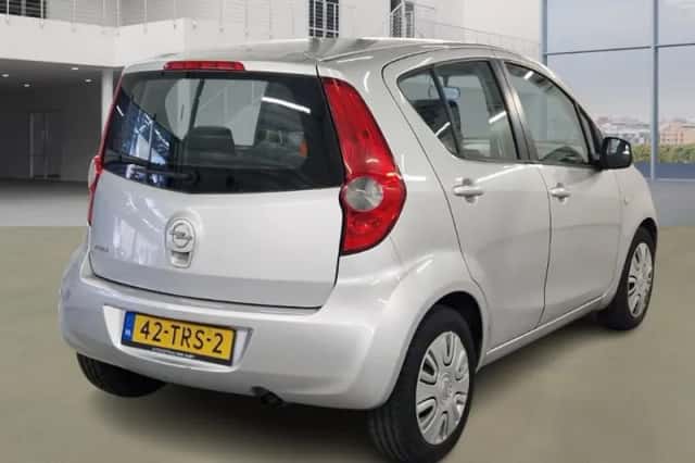 Opel Agila (2012) thumbnail 3
