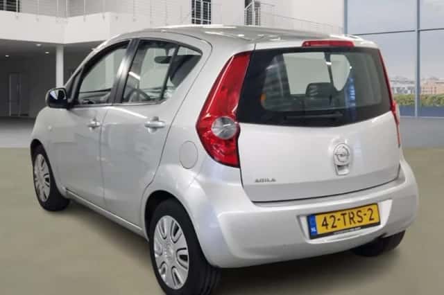 Opel Agila (2012) thumbnail 4
