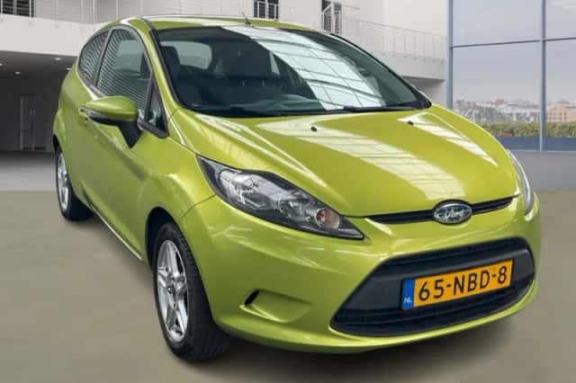 Ford Fiesta (2010) thumbnail 2