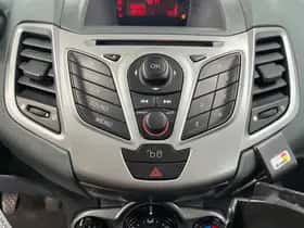 Ford Fiesta (2010) thumbnail 11