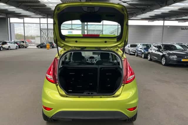 Ford Fiesta (2010) thumbnail 18