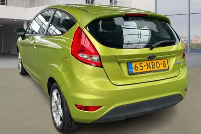Ford Fiesta (2010) thumbnail 4