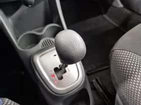 Toyota Aygo (2010) thumbnail 12