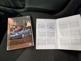Toyota Aygo (2010) thumbnail 17