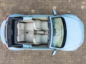 Volkswagen Beetle (2015) thumbnail 11