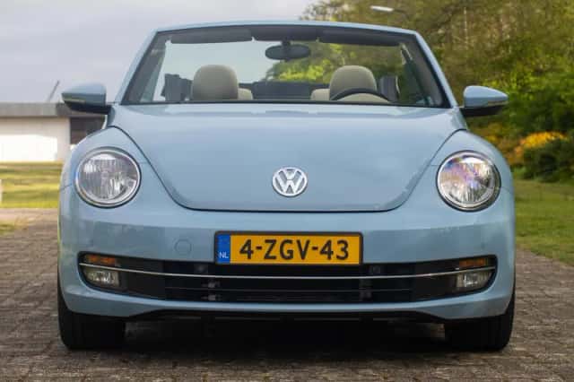 Volkswagen Beetle (2015) thumbnail 12