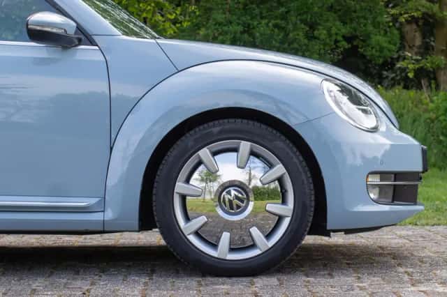 Volkswagen Beetle (2015) thumbnail 14