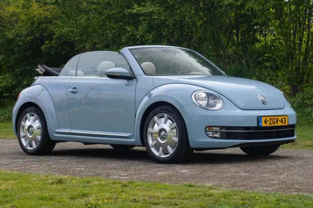 Volkswagen Beetle (2015) thumbnail 3