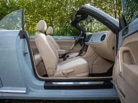 Volkswagen Beetle (2015) thumbnail 21