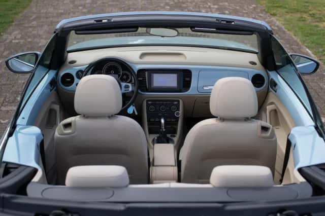 Volkswagen Beetle (2015) thumbnail 24