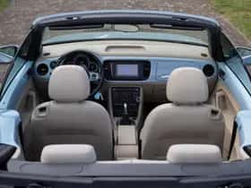 Volkswagen Beetle (2015) thumbnail 24