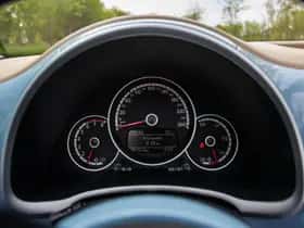 Volkswagen Beetle (2015) thumbnail 29
