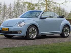Volkswagen Beetle (2015) thumbnail 4