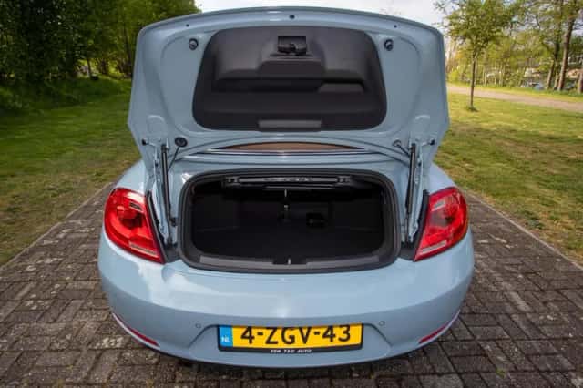 Volkswagen Beetle (2015) thumbnail 31