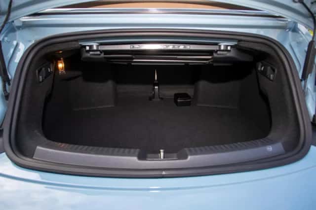Volkswagen Beetle (2015) thumbnail 32