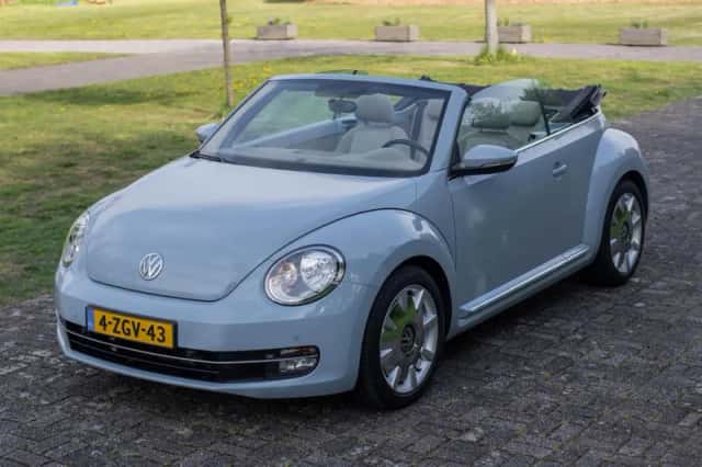 Volkswagen Beetle (2015) thumbnail 5