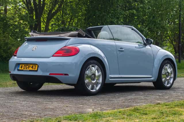 Volkswagen Beetle (2015) thumbnail 6