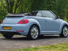 Volkswagen Beetle (2015) thumbnail 6