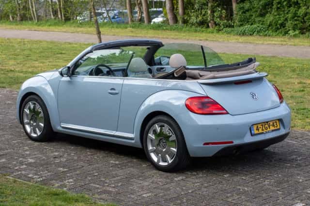 Volkswagen Beetle (2015) thumbnail 8
