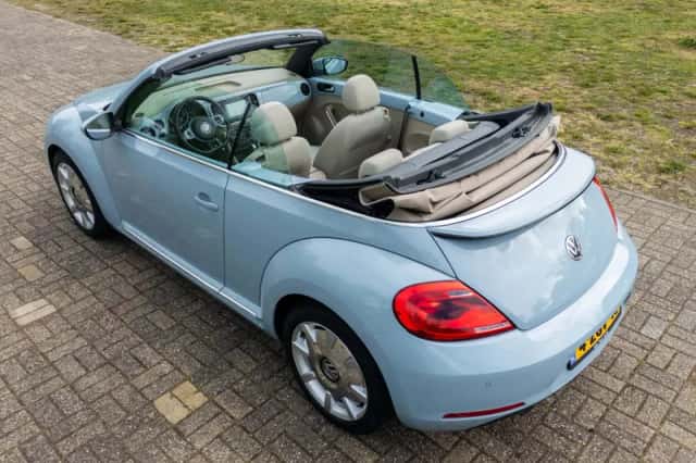 Volkswagen Beetle (2015) thumbnail 9