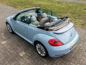 Volkswagen Beetle (2015) thumbnail 9