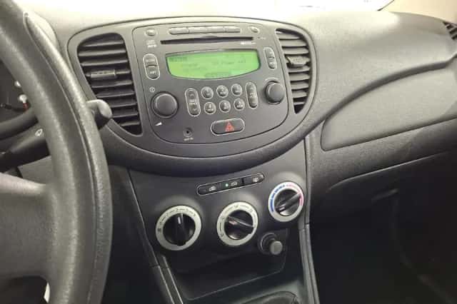 Hyundai i10 (2010) thumbnail 11
