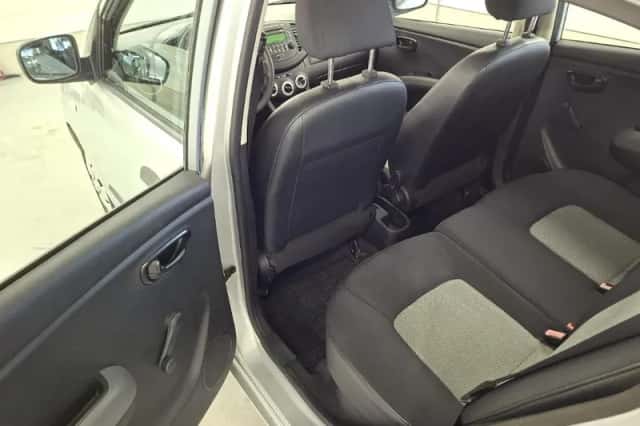 Hyundai i10 (2010) thumbnail 7