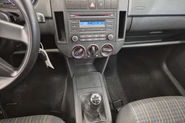 Volkswagen Polo (2005) thumbnail 11
