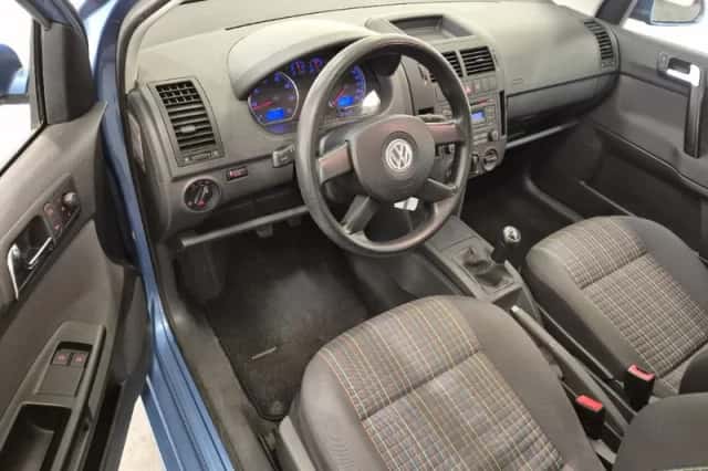 Volkswagen Polo (2005) thumbnail 6