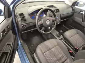 Volkswagen Polo (2005) thumbnail 6