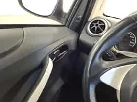 Ford Ka (2011) thumbnail 11