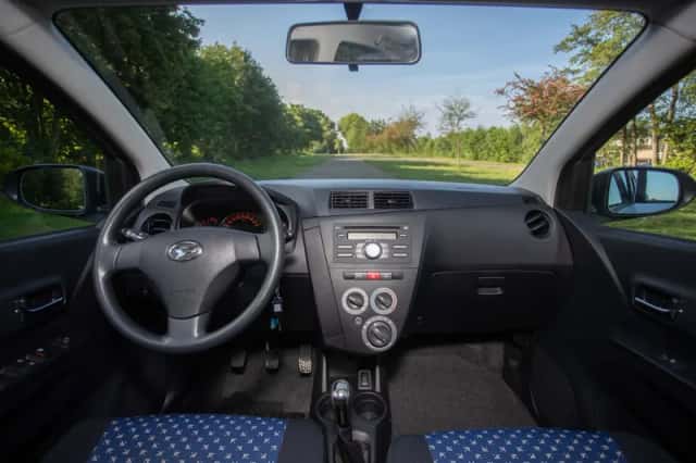 Daihatsu Cuore (2010) thumbnail 15