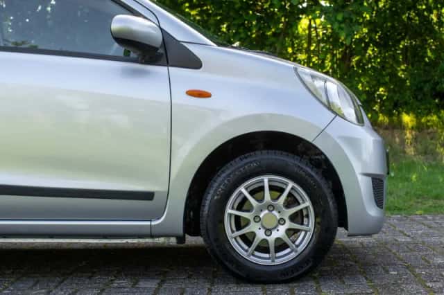 Daihatsu Cuore (2010) thumbnail 7