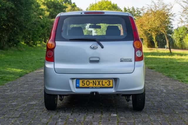 Daihatsu Cuore (2010) thumbnail 9