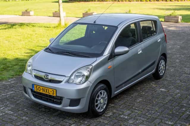 Daihatsu Cuore (2010) thumbnail 10