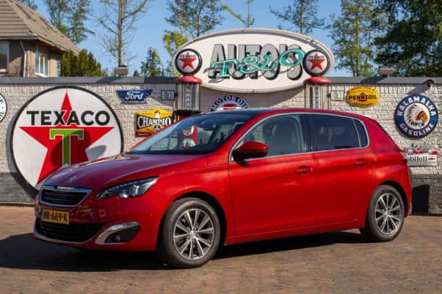 Peugeot 308 (2017) thumbnail 1