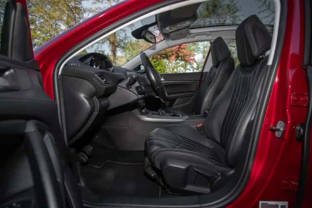 Peugeot 308 (2017) thumbnail 12