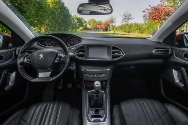 Peugeot 308 (2017) thumbnail 15