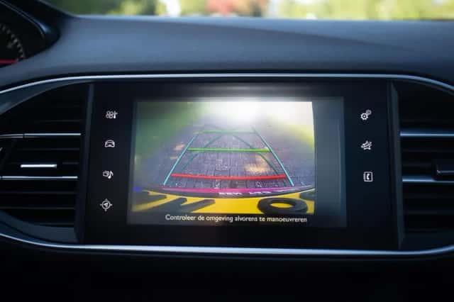 Peugeot 308 (2017) thumbnail 18